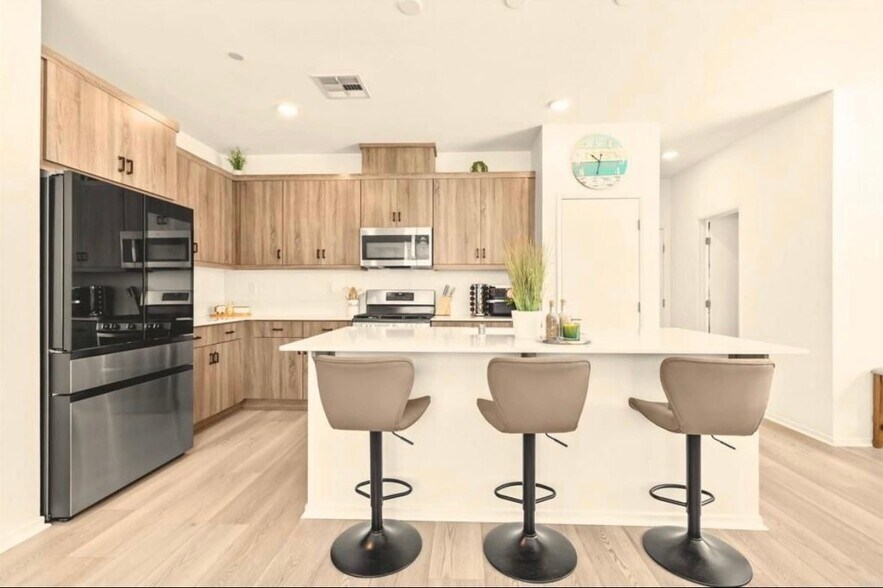 Building Photo - 359 Sweet Pl