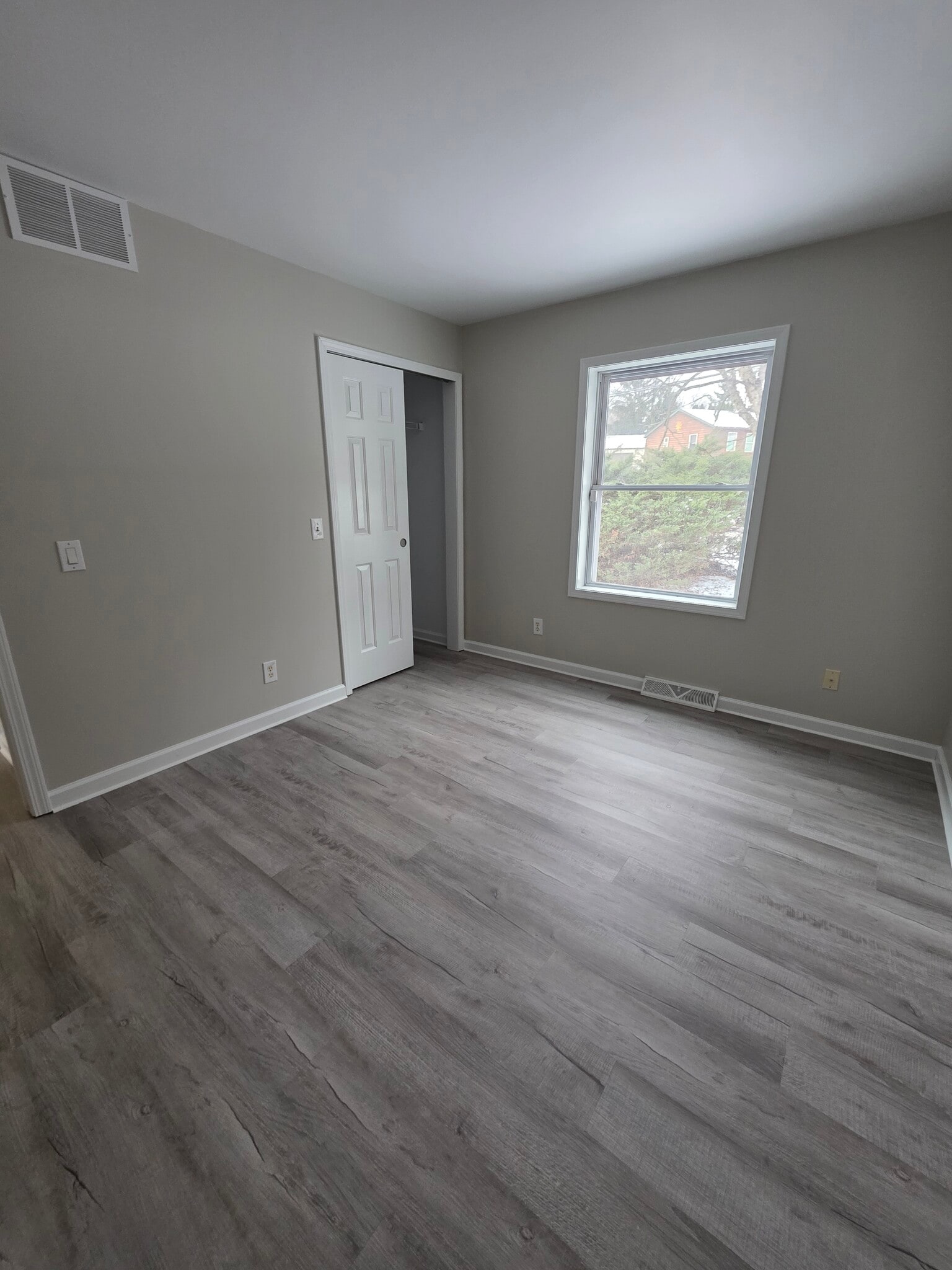 Building Photo - 10 Susquehanna Dr