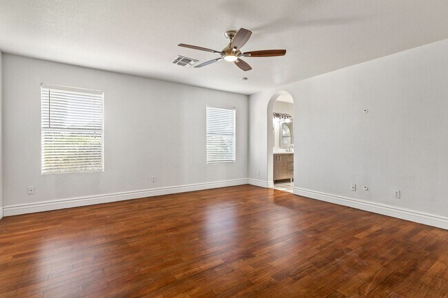 Building Photo - Beautiful 4 bedroom home in North Phoenix