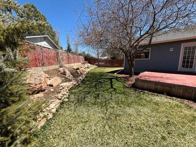 Building Photo - 3521 S Walapai Dr