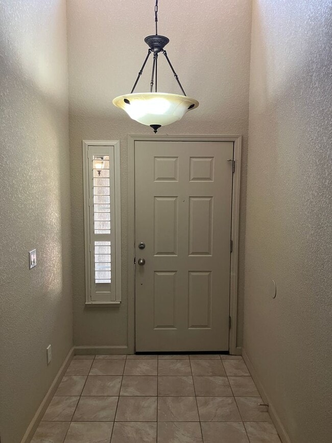 Building Photo - 2412 Alexia Way