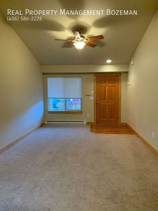 Building Photo - 170 Talon Way