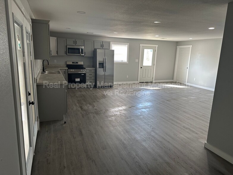 Building Photo - 12588 Kentucky Rd