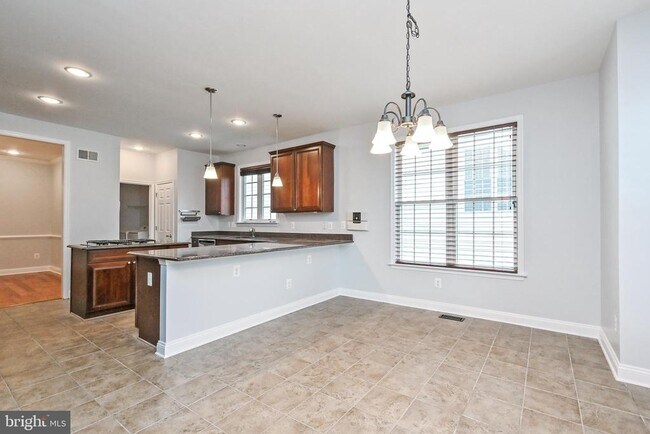 Building Photo - 6916 Birkenhead Pl