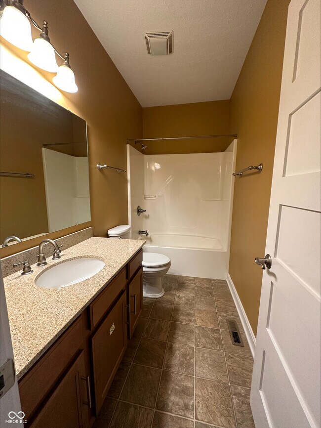 Building Photo - 1720 Yandes St