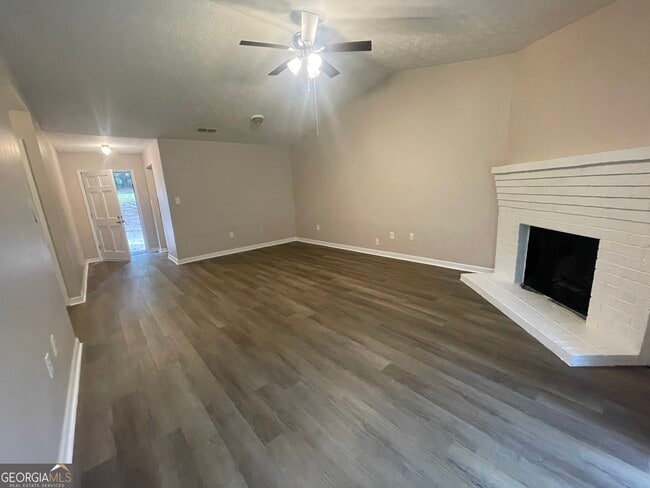 Building Photo - 120 Windy Hill Pl