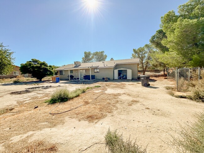 Building Photo - 16549 Mossdale Ave