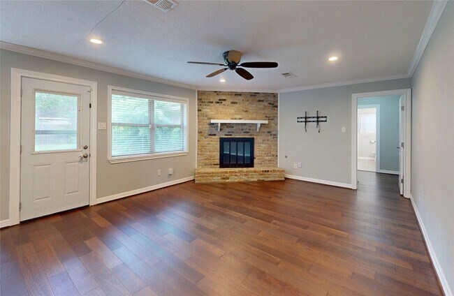 Building Photo - 5850 Braesheather Dr