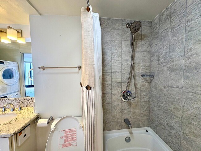 Building Photo - Available Now- 1 BED/1 BATH/2 PRKG in Chateau Waikiki! ALL Utilities Included, 6 Mo. Lease, Fully...