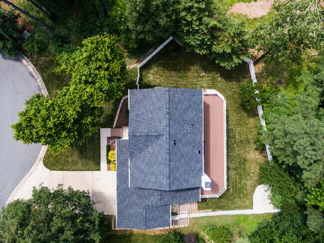 Building Photo - 206 Maumee Ct