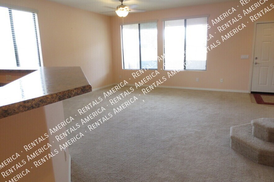 Building Photo - 16245 N 30th Pl