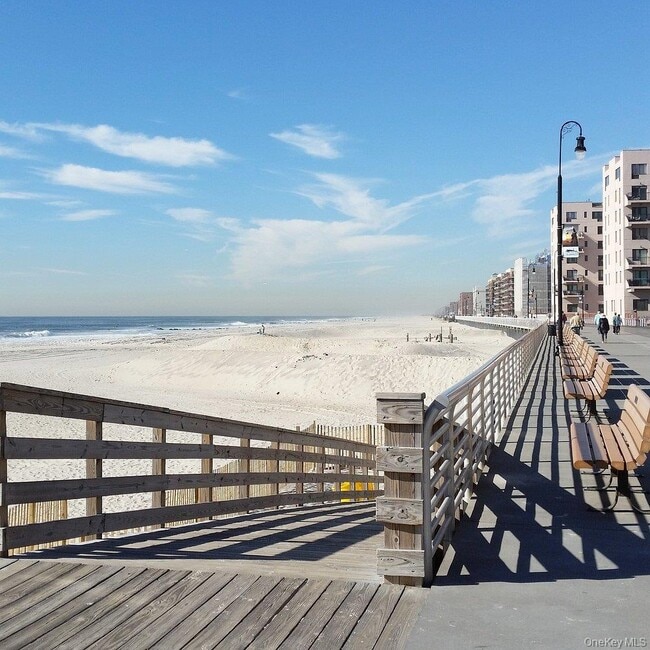 Building Photo - 360 Shore Rd