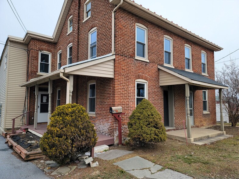 Building Photo - 317 W Main St