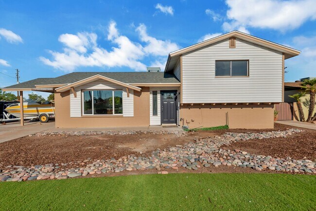 Building Photo - Spacious 6-Bedroom Pool Home Near ASU in Prime Tempe Location