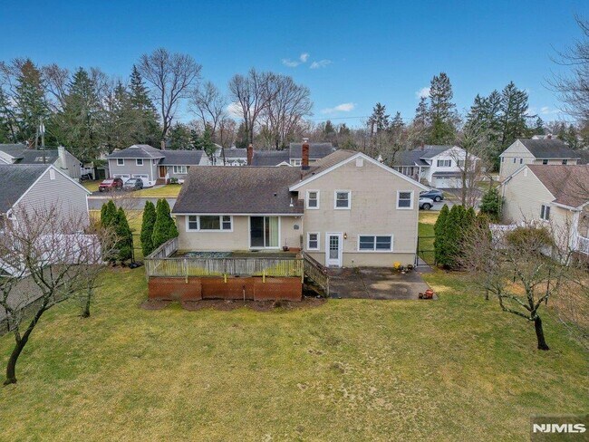 Building Photo - 327 Webster Dr