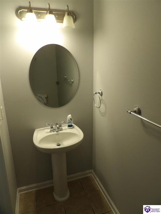 Building Photo - 101 College Station Ct
