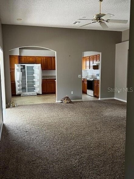 Building Photo - 731 Agua Way