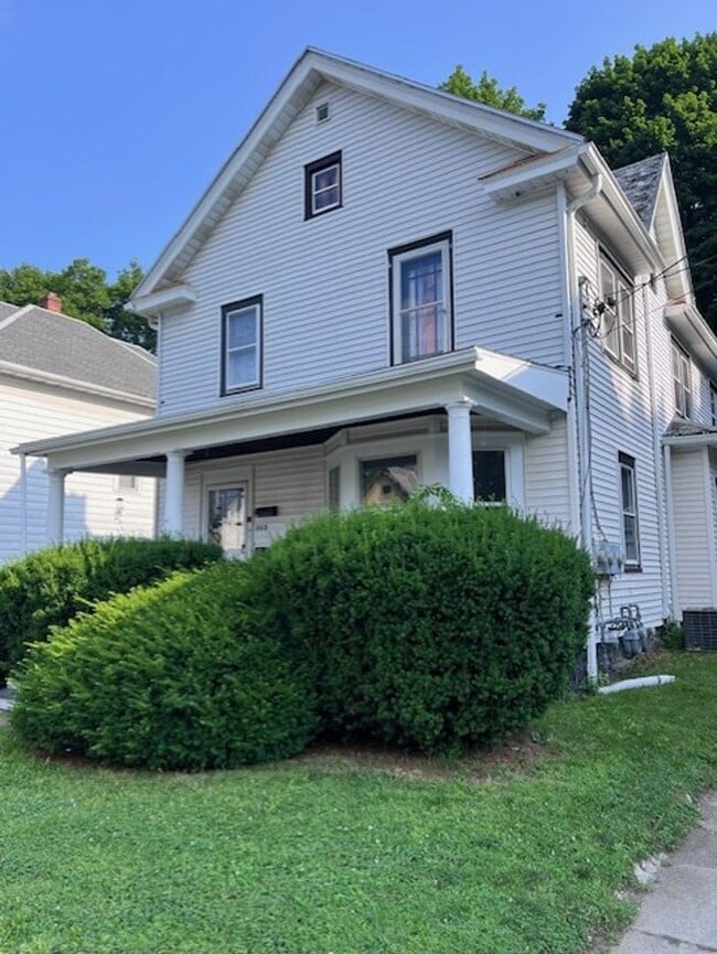 Building Photo - 302 Hasbrouck Ave