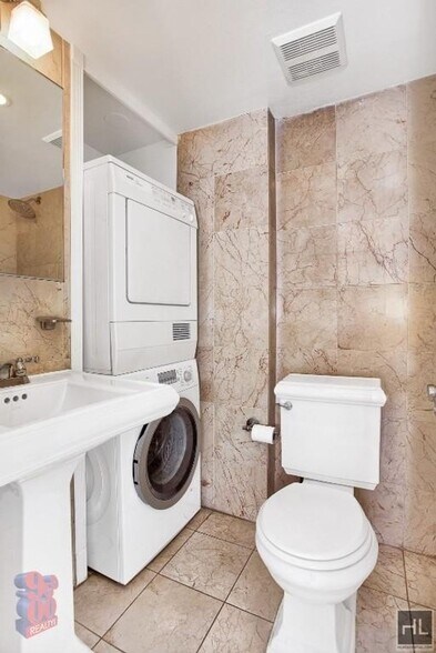 Building Photo - LeRoy Street