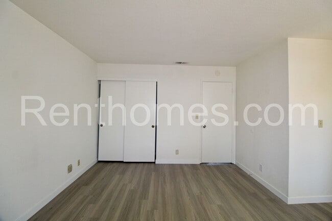 Building Photo - 2723 Malibu Pl