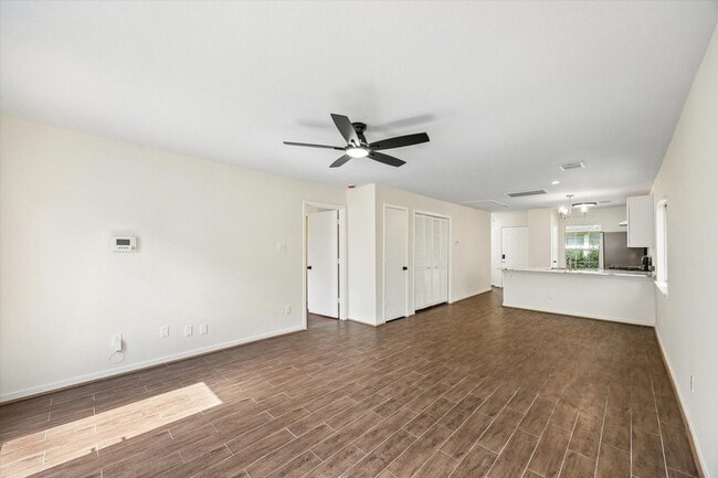 Building Photo - 6106 Settlers Lake Cir E