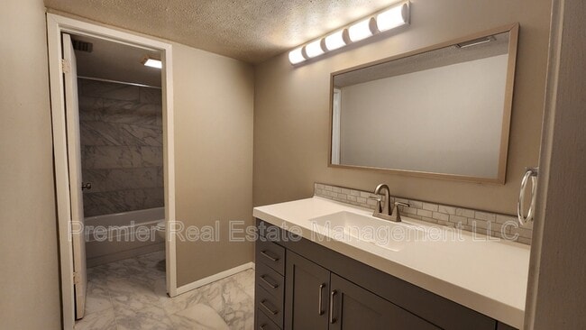 Building Photo - 9725 E Harvard Ave