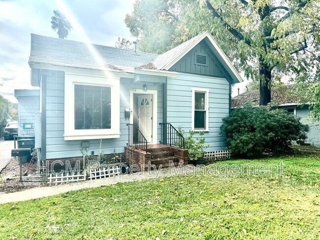 Building Photo - 1570 Locust St