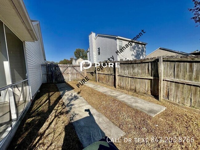 Building Photo - 111 Concord St