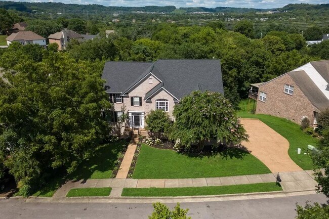 Building Photo - Executive 5BR / 4.5BA Rental In Bellevue