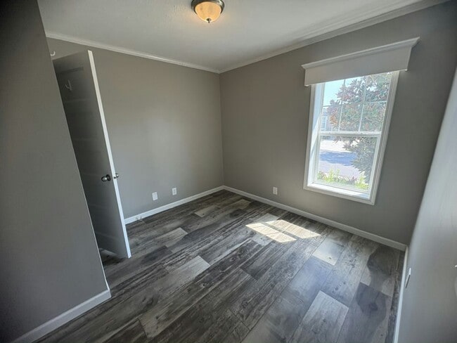 Building Photo - 483 Autumn Trail