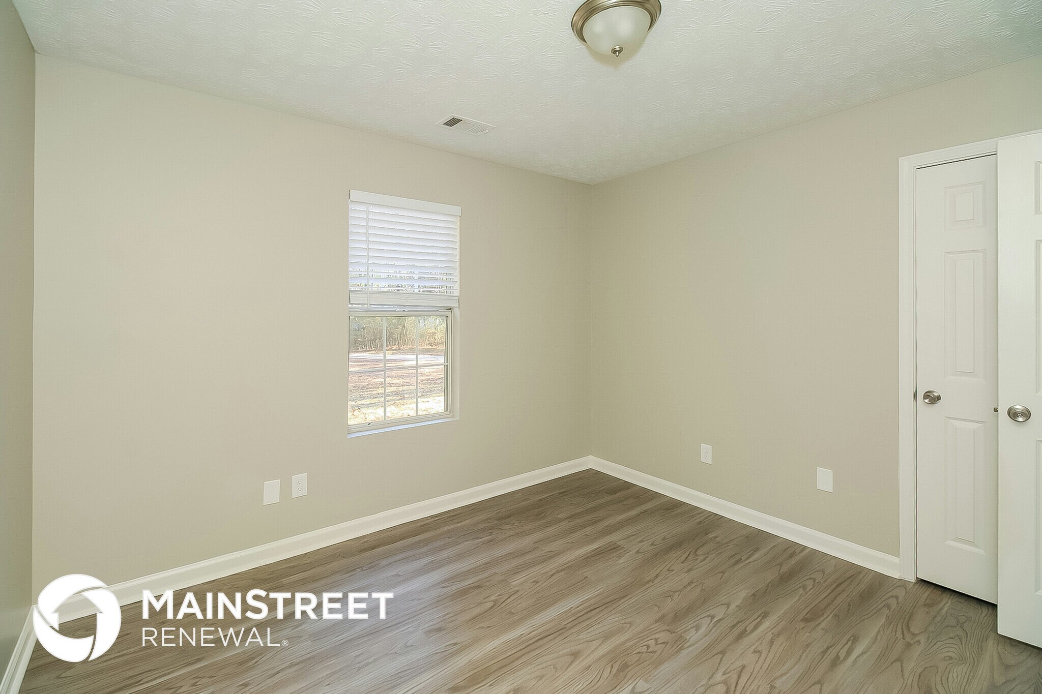 Building Photo - 135 Bond Dr