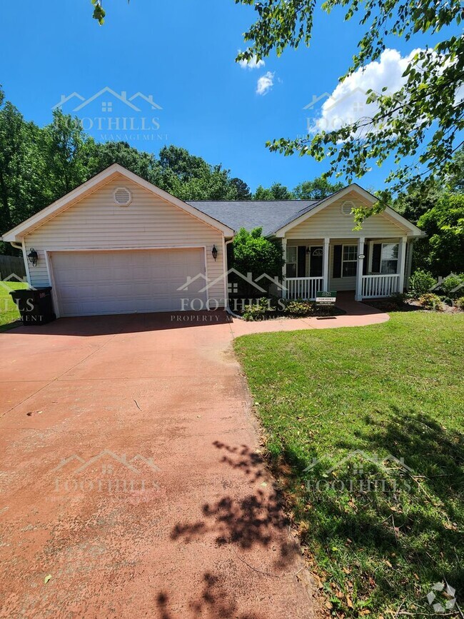 Building Photo - Beautiful 3-Bedroom Brick Home with Sunroo...