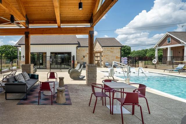 Building Photo - 825 W Mayfield Rd