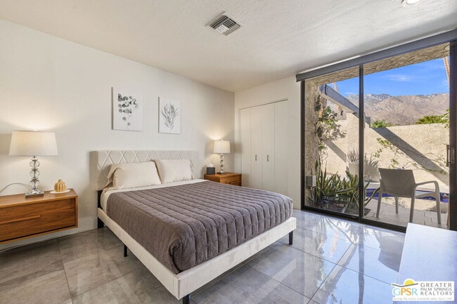 Building Photo - 427 N Calle Rolph