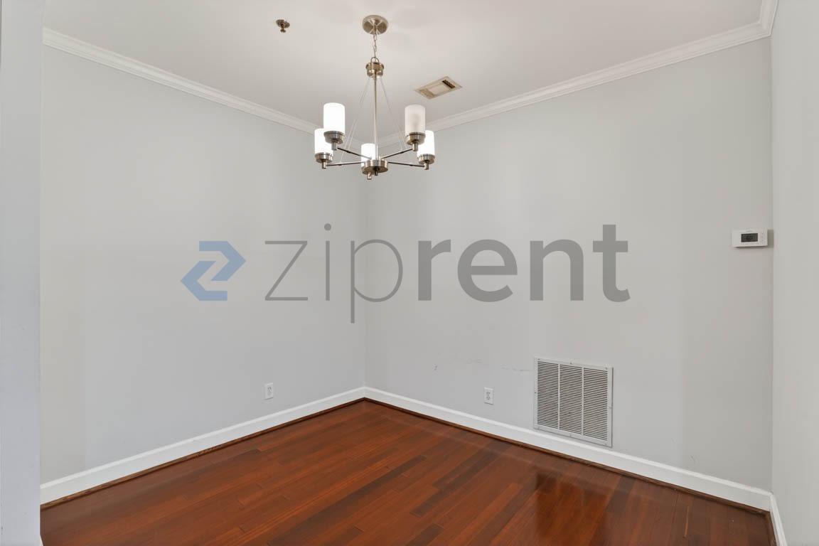 Building Photo - 2921 Lenox Rd NE