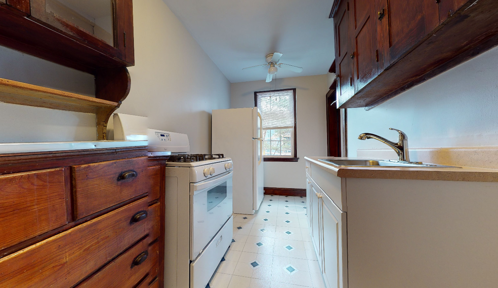 Apt 29 - 113 College Ave