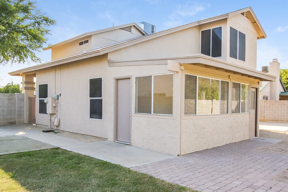 Building Photo - 536 E Marco Polo Rd