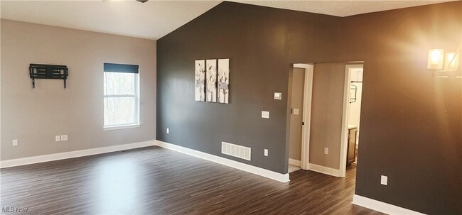 Building Photo - 6965 Chandlersville Rd