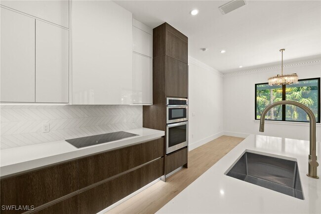 Building Photo - 1587 Golden Gate Blvd W