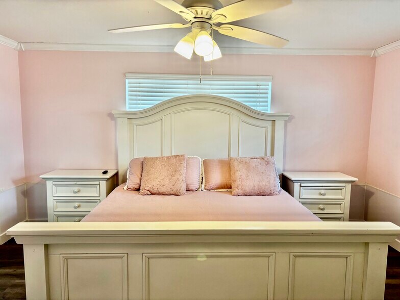 Building Photo - 381 Delido Ct