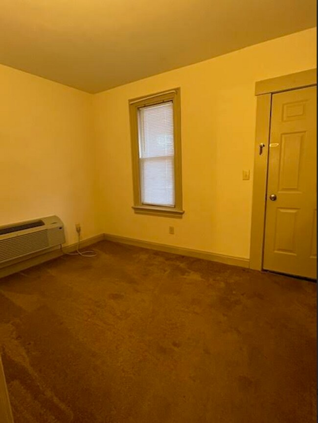 Building Photo - 226 Poplar St
