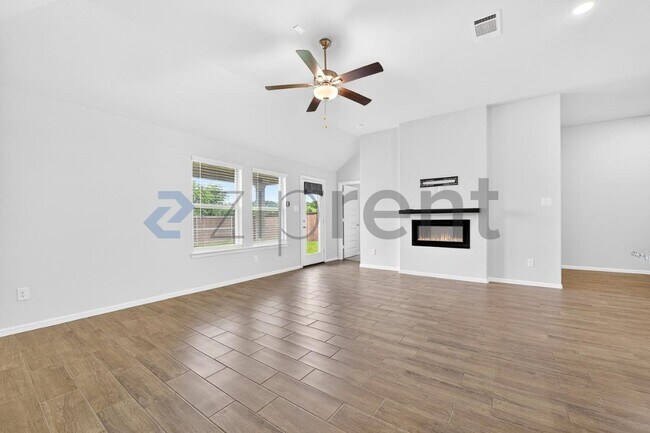 Building Photo - Unit
