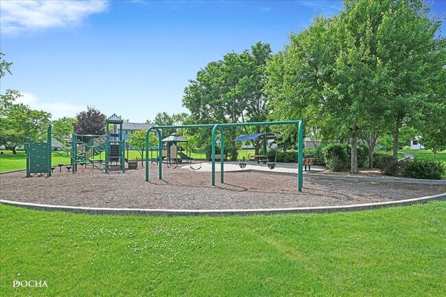 Building Photo - 1012 Bainbridge Dr