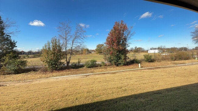 Building Photo - Start your year off right in this beautiful 4bed/2bath new construction home!