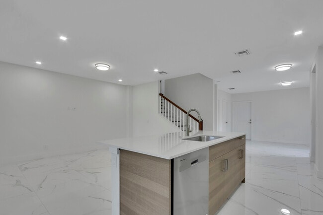 Building Photo - 406 Bella Sol Way