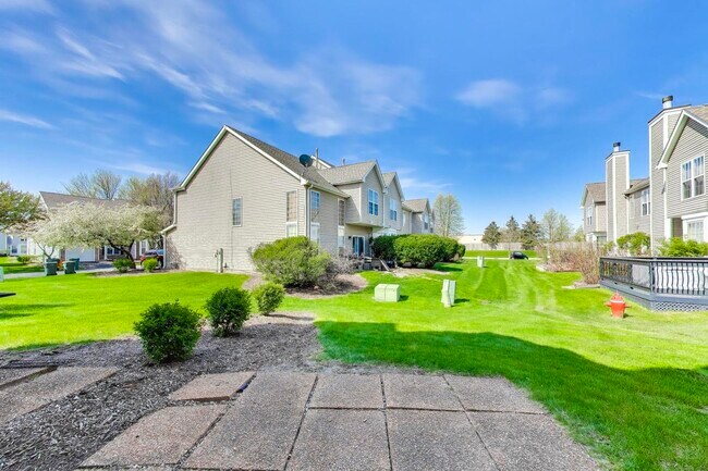 Building Photo - 2219 Rossiter Pkwy