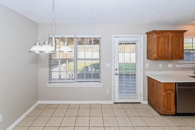 Building Photo - 9727 Pigeon Roost Park Cir