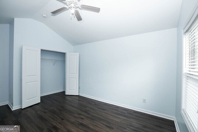 Building Photo - 438 Privet Cir