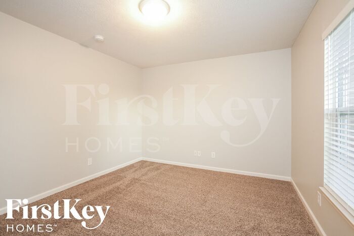 Building Photo - 1170 Highland Lake Way