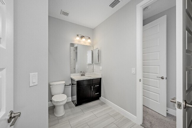 Building Photo - Live in the gorgeous, desirable Arrivas Vi...